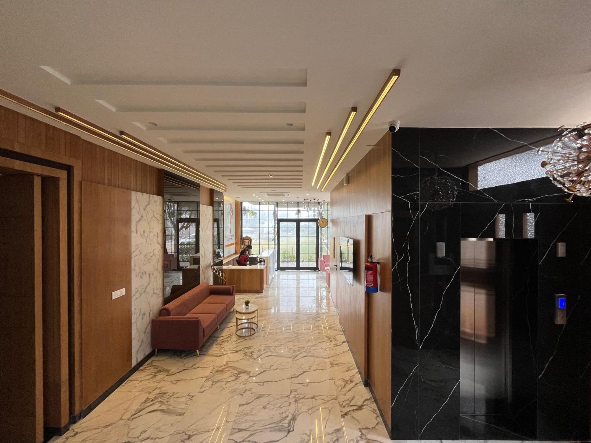 Hotel Three Seasons Vrindavan Exterior photo