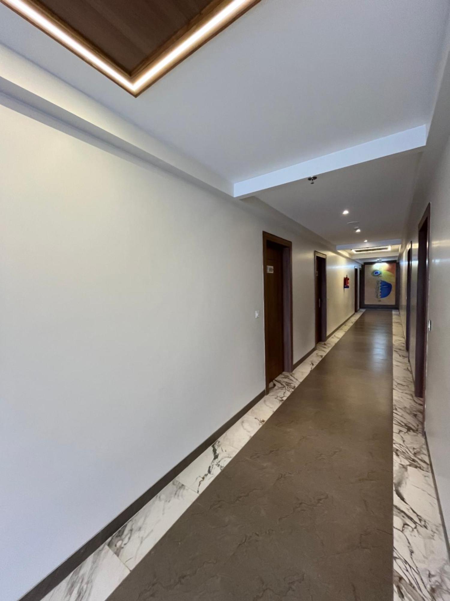 Hotel Three Seasons Vrindavan Exterior photo